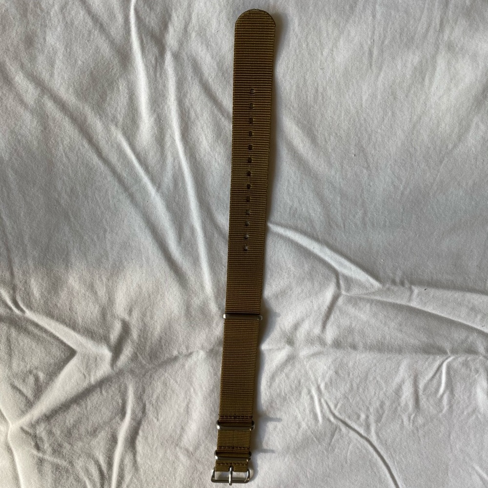 Crown and Buckle Khaki Premium NATO strap 20mm